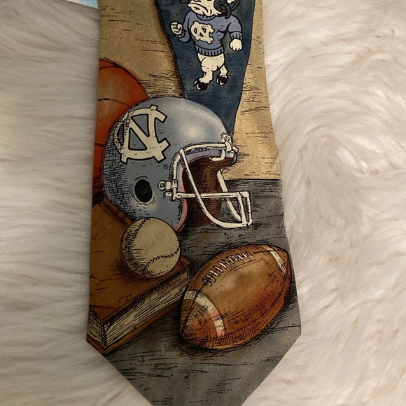 UNC North Carolina Necktie - Picture 2 of 9